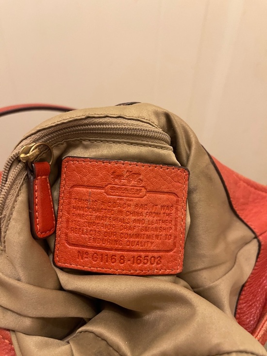 Coach, please check all picture of condition - Picture 14 of 17